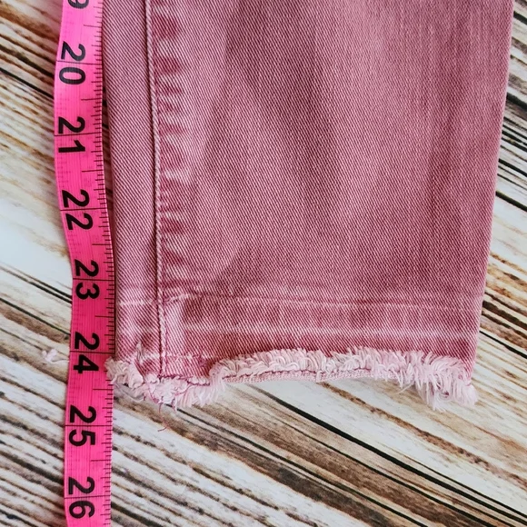 Women's Crops - Picture 5 of 5